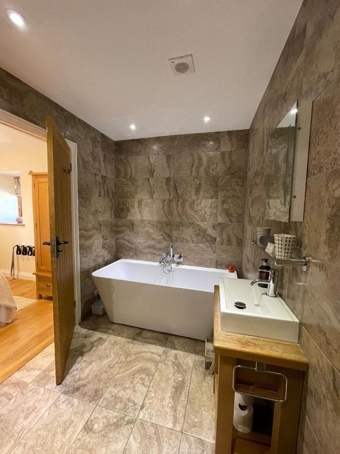 Acorn Cottage Ross-on-Wye ภายนอก รูปภาพ